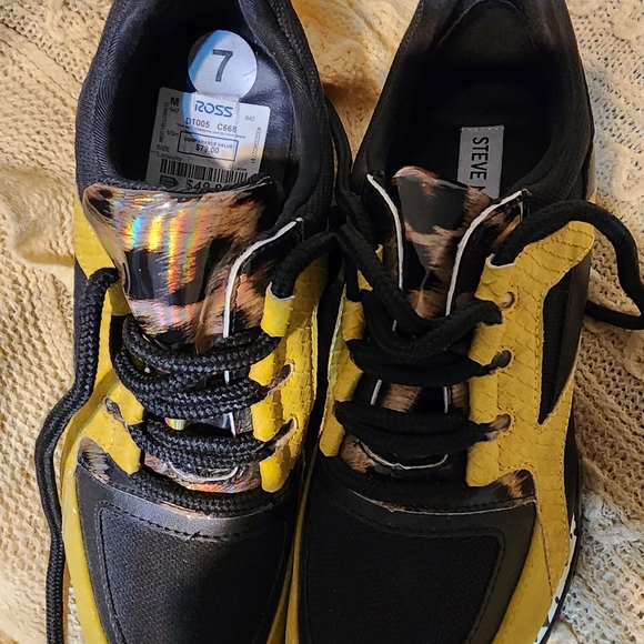 Steve Madden Cliffhanger Sneakers - Picture 8 of 10